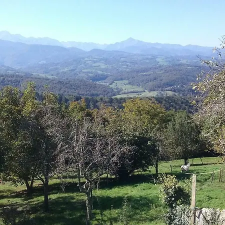 Un Air De Famille Mauvezin (Hautes-Pyrenees)